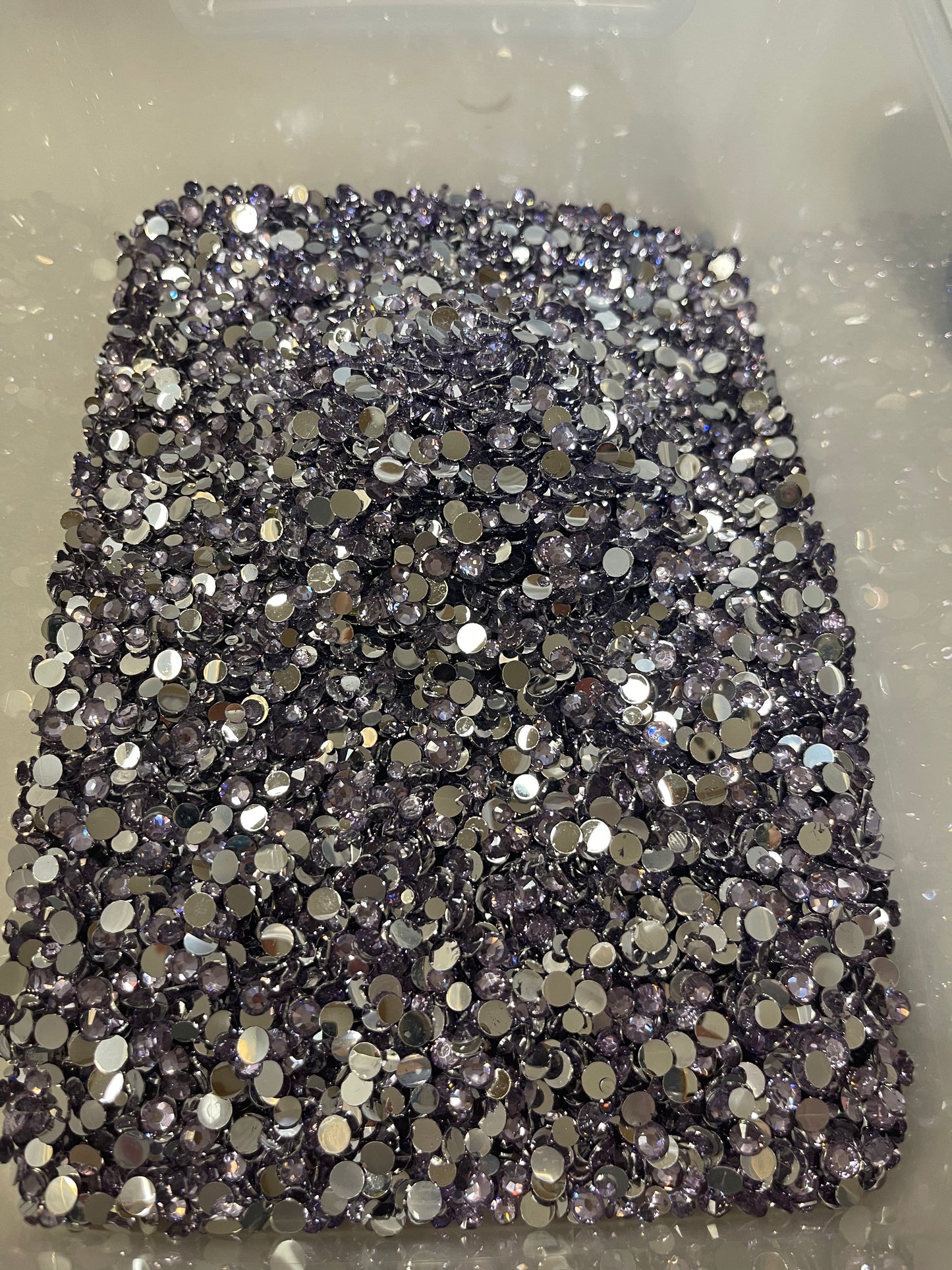 Light Amethyst Resin Rhinestones