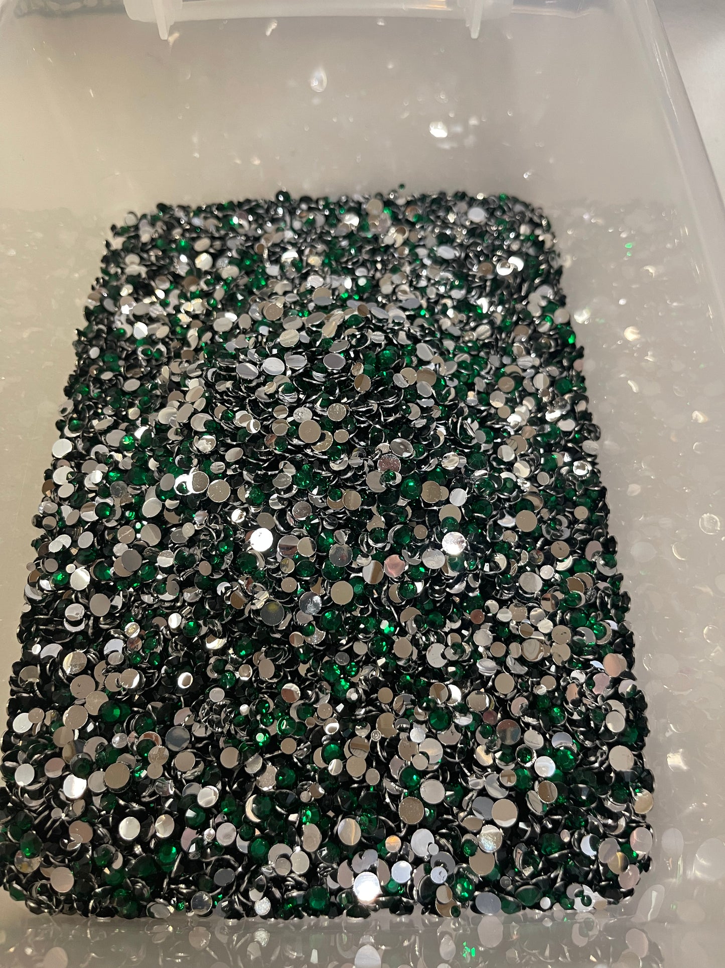 Emerald Resin Rhinestones